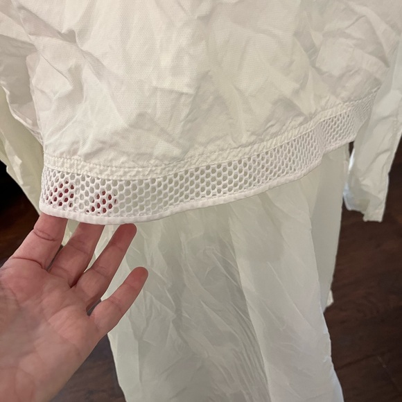 Elie Tahari hooded windbreaker/rain jacket - Picture 12 of 13